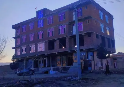 Corner 5-storey building for sale, 6 flats, 6 shops, Qala-e Zaman Khan Project, Kabul