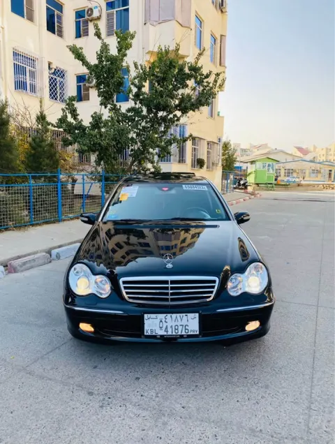 Mercedes-Benz 2005