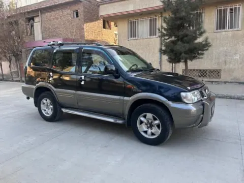 Nissan 2003