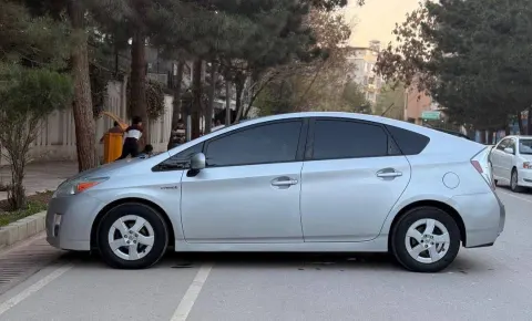 Toyota Prius 2012