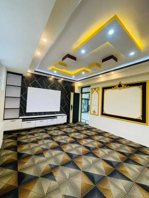 Two new VIP apartments for sale, 4 rooms, 2nd floor