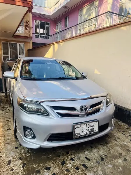2010 Canadian Toyota Corolla (2013 Shape)