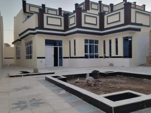 2-storey house for sale, 6 rooms, 350 m²