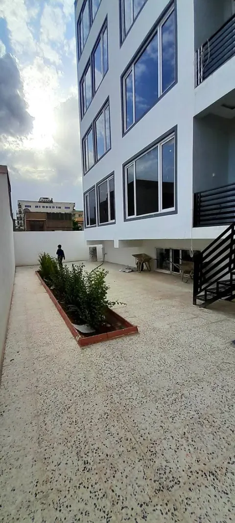 VIP apartment for sale, 5 rooms, with yard, Parwan Hotel Road, District 11, Kabul