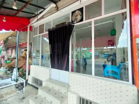 Shop for sale, 20 m², with basement, on main road