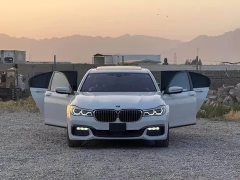 BMW 740i 2017