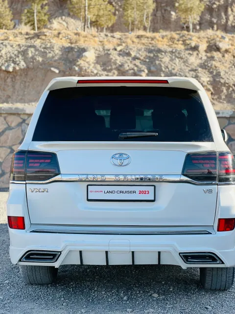 Land Cruiser 2008 shape change to 2020