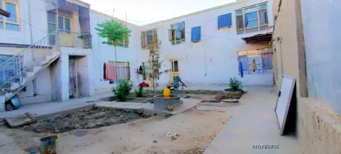House for sale, 10 rooms, 400 m², Qalacha, District 8, Kabul