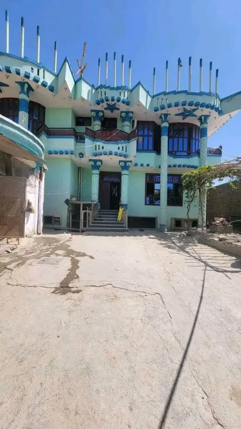 3-storey house for sale, 9 rooms, 500 m²
