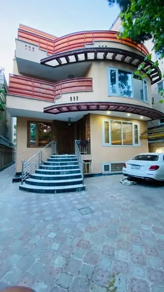 3.5-storey house for sale, 10 rooms, 3 biswa, behind Qasr-e Zarin Hotel, Kabul