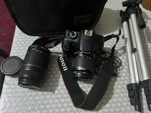 Canon D1200