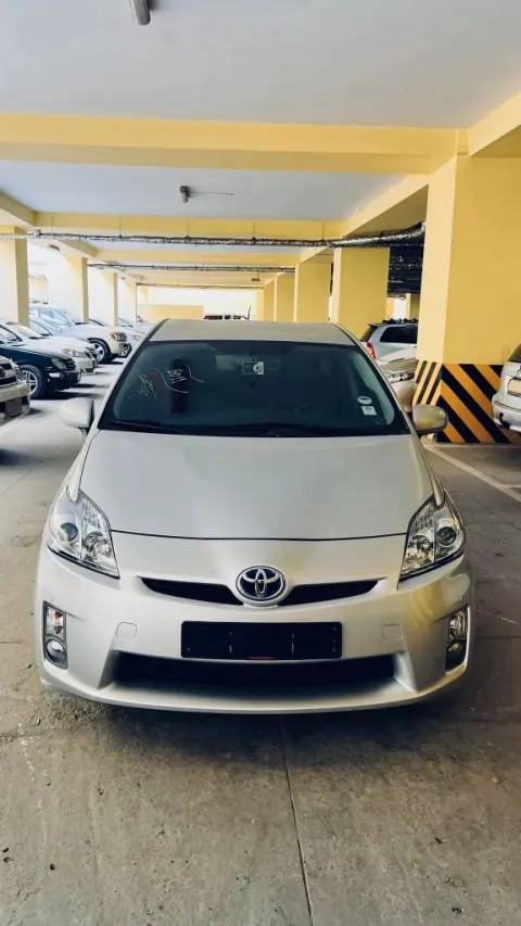 Toyota Prius Hybrid 2011