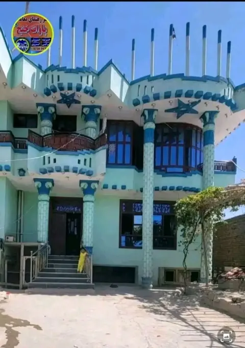 3-storey house for sale, 9 rooms, 500 m²