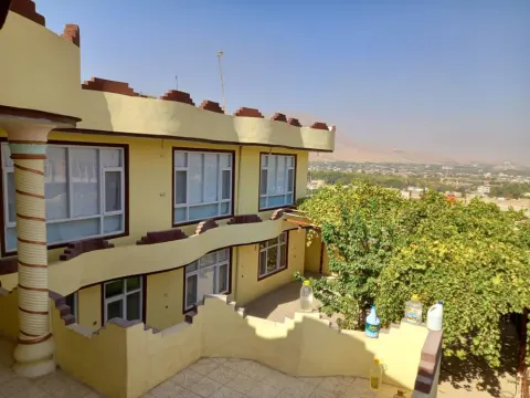 2-storey house for sale, 10 rooms, 430 m²