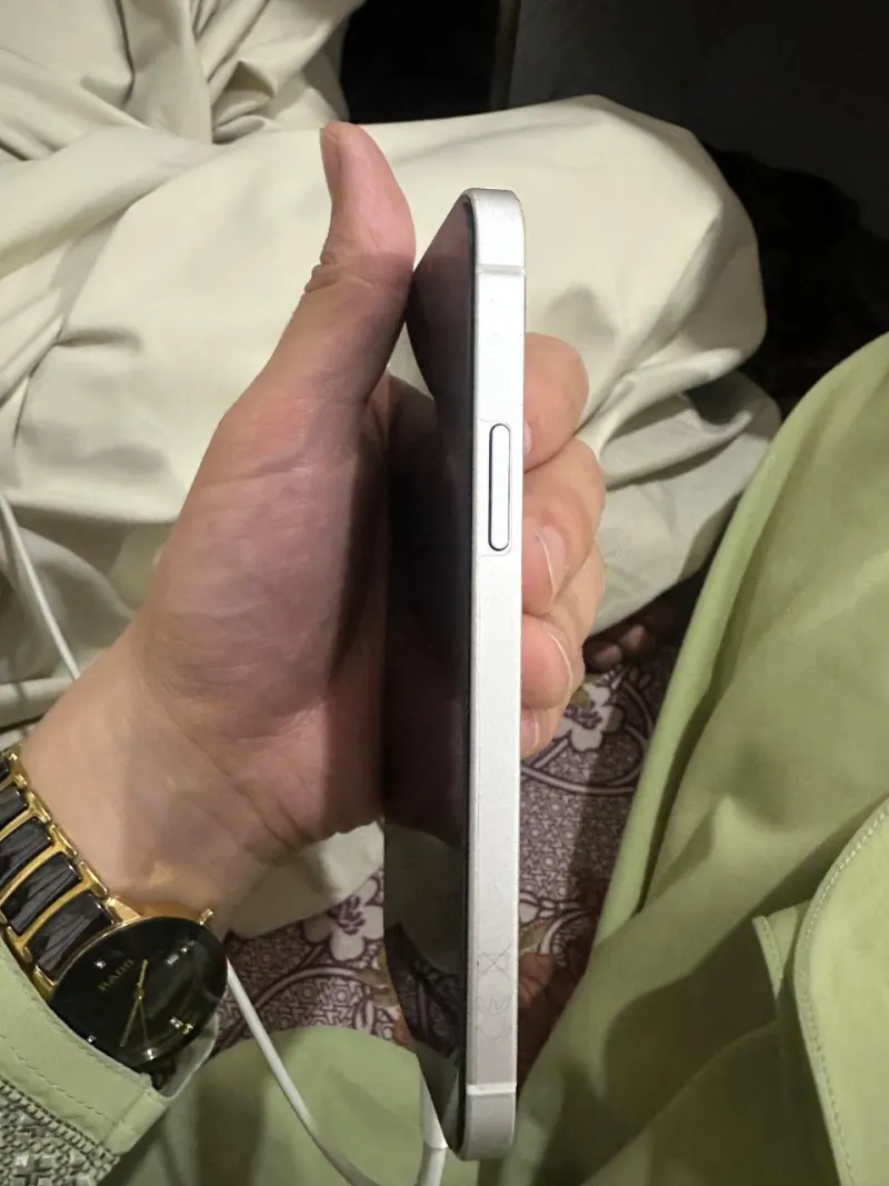 Iphone 12 white