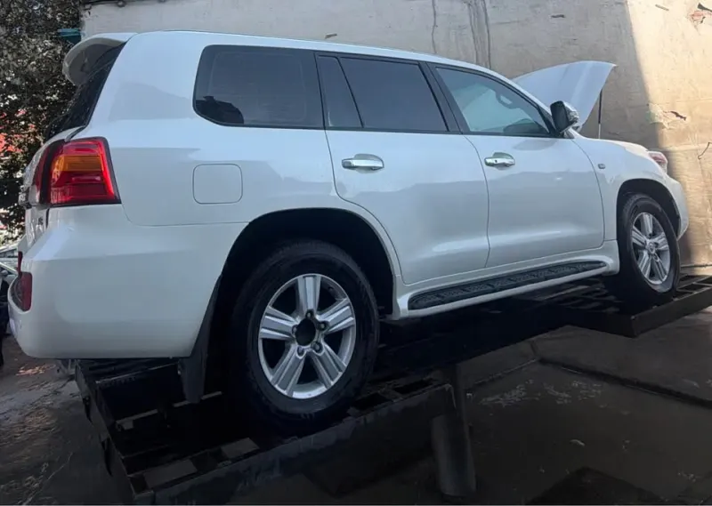 Toyota Land Cruiser GXR 2010