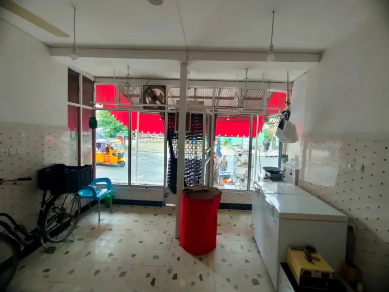 Shop for sale, 20 m², with basement, on main road