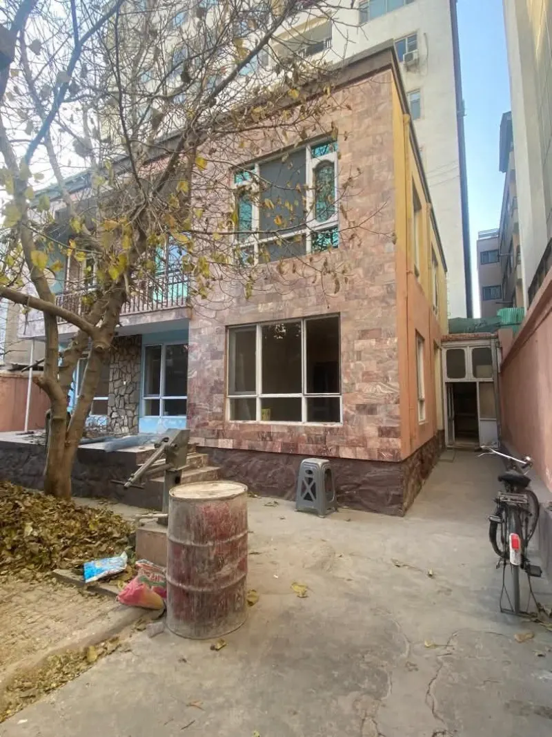 2-storey house for rent, 7 rooms, Traffic Square, Kabul