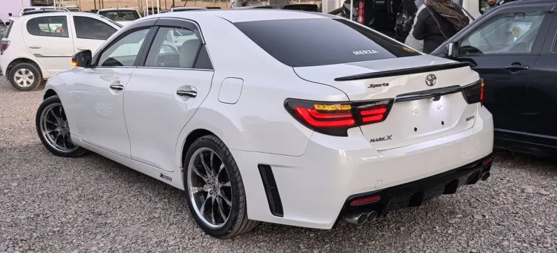 Toyota Mark X 2010