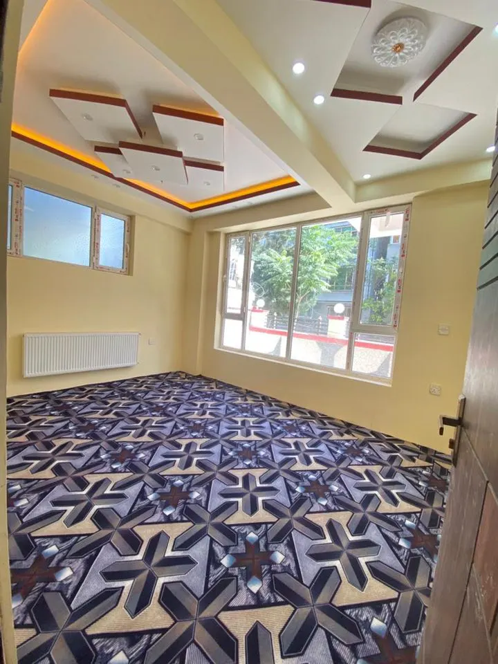 Apartment for sale, 3 rooms, 130 m², with yard, District 15