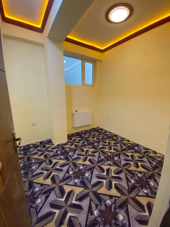 Apartment for sale, 3 rooms, 130 m², with yard, District 15