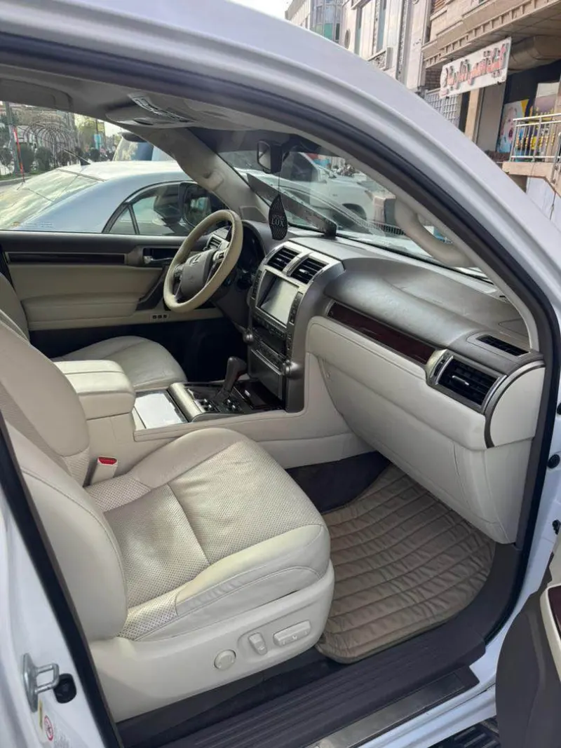 Lexus 2010