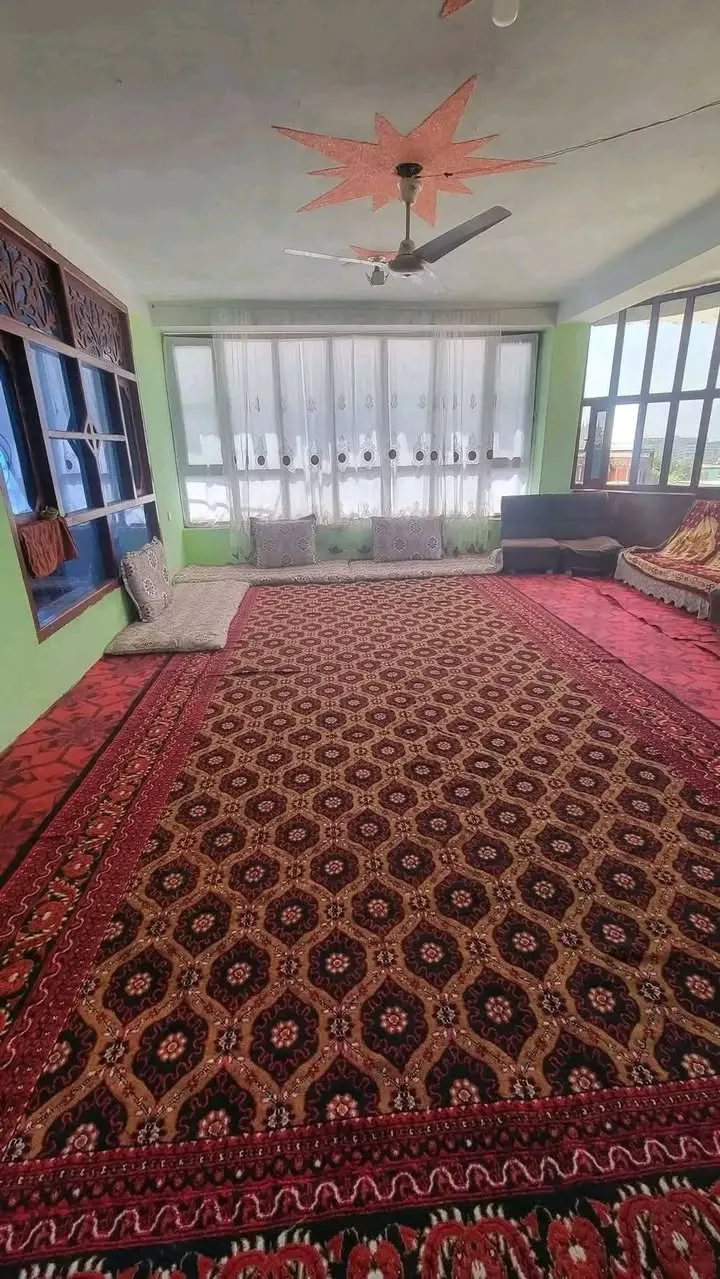 3-storey house for sale, 9 rooms, 500 m²