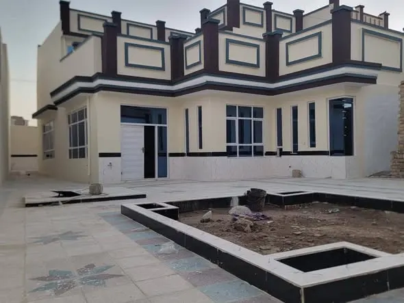 2-storey house for sale, 6 rooms, 350 m²