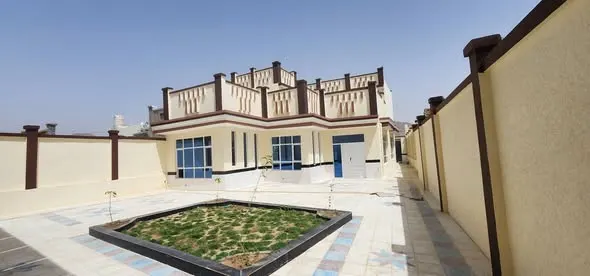 2-storey house for sale, 6 rooms, 380 m²