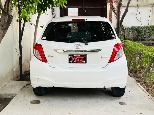 Toyota Vitz 2012