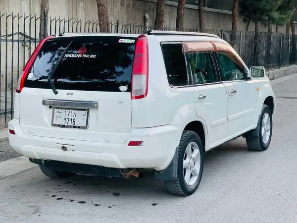 Nissan 2002