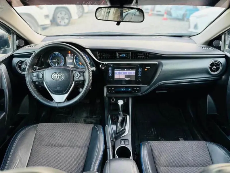 Toyota Corolla SE 2017