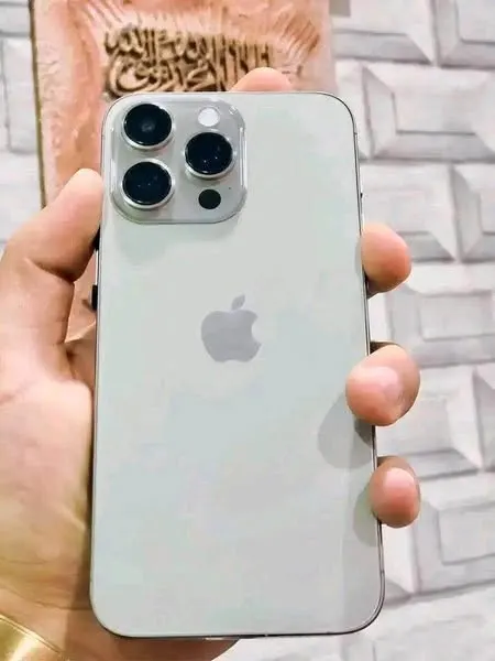 iPhone 16 Pro Max