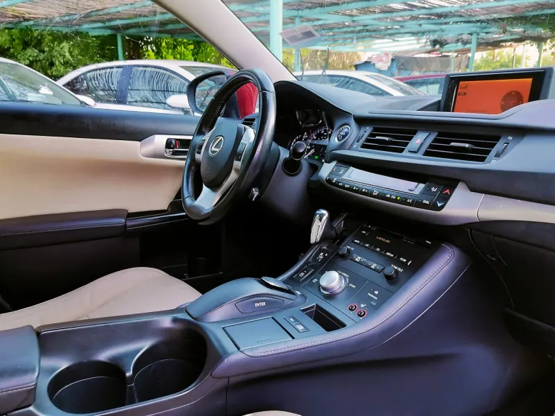 Lexus CT200 2012