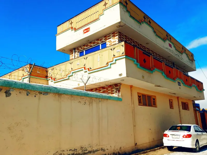 2-storey house for sale, 400 m²