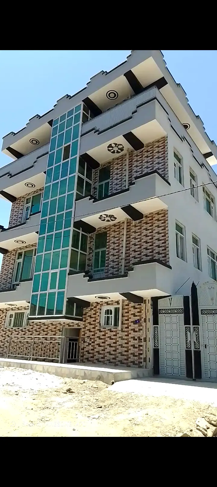 4-storey house for sale, block style