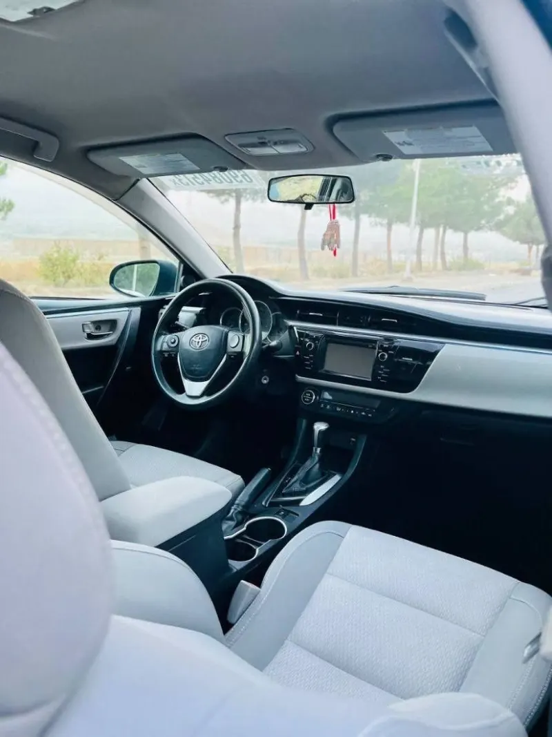 Toyota Corolla LE 2015