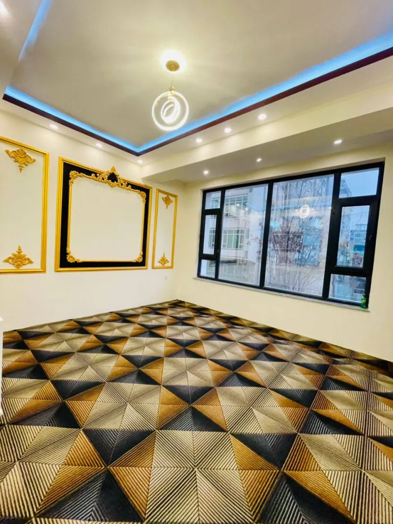 Two new VIP apartments for sale, 4 rooms, 2nd floor