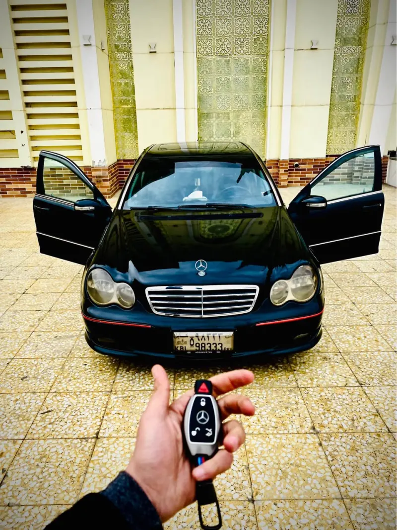 Mercedes-Benz 2005