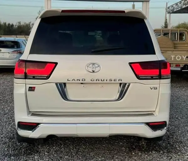 Toyota Land Cruiser V8 - Full Option, 2010 Model