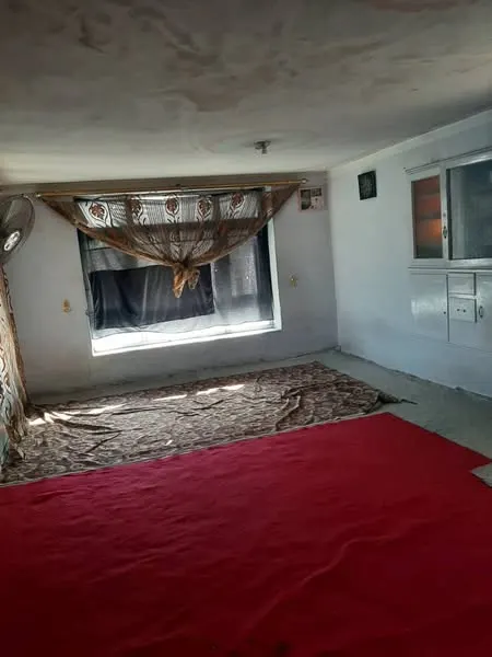 House for sale, 4 rooms, 300 m² (3 biswa), near Sar-e Kariz Bazaar