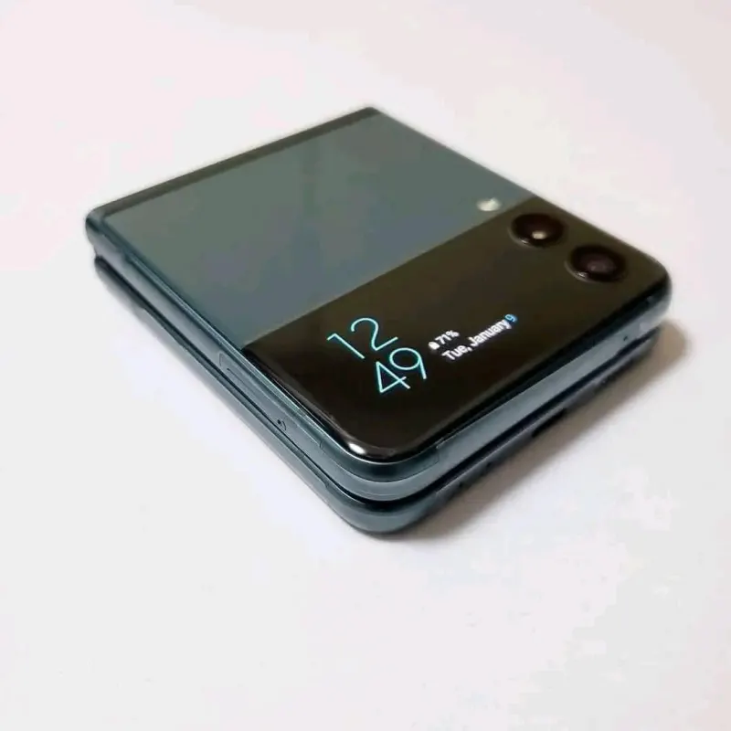 Samsung Galaxy Z Flip 3