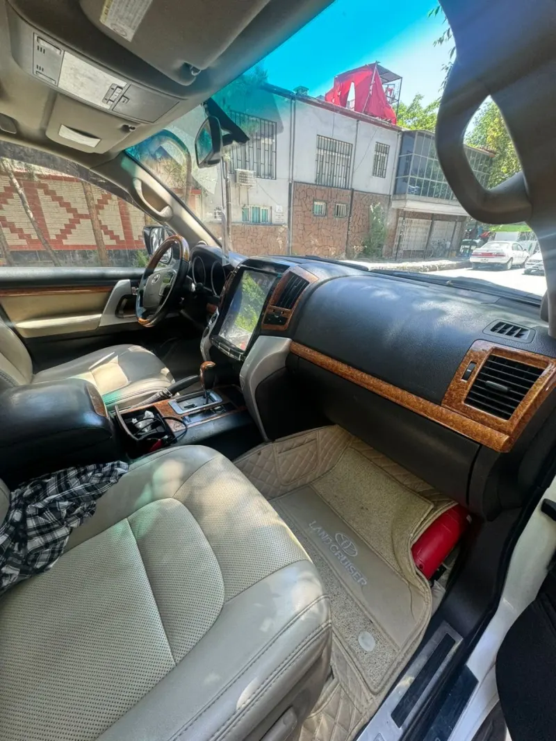 Toyota Land Cruiser VXR 2009