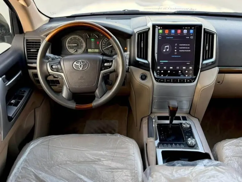 Toyota Land Cruiser V6 2014