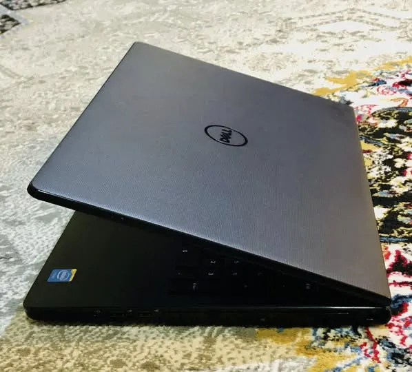 Laptop DELL Vostro
