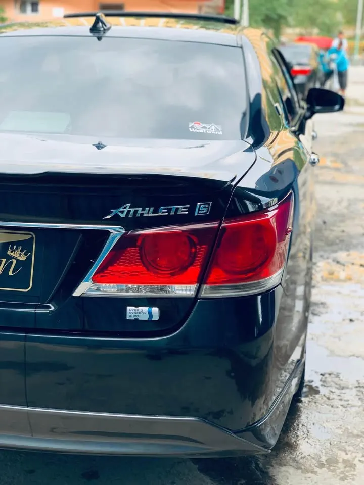 Crown Hybrid 2014