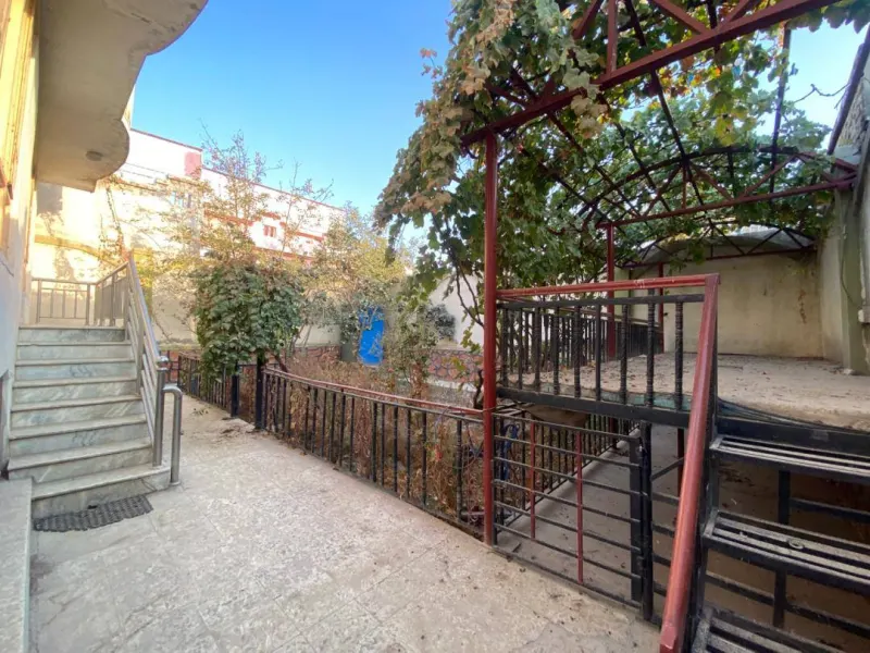 3-storey house for sale, 5 rooms, 300 m², Gul Bagh, District 7, Kabul
