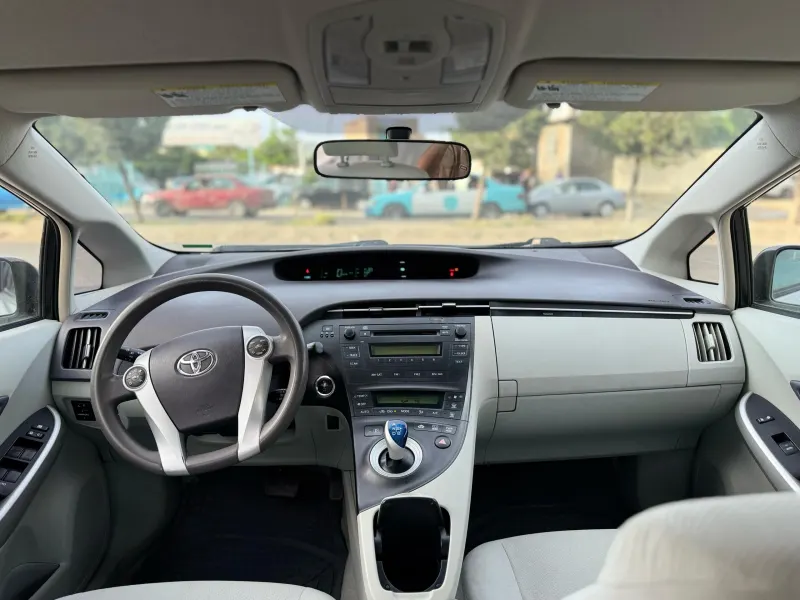 Toyota prius 2010