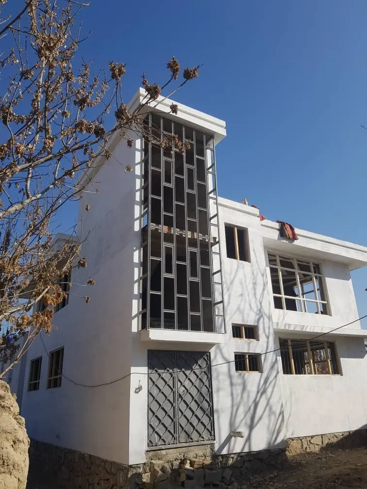 Unfinished 2-storey house for sale, 6 rooms, 1.5 biswa