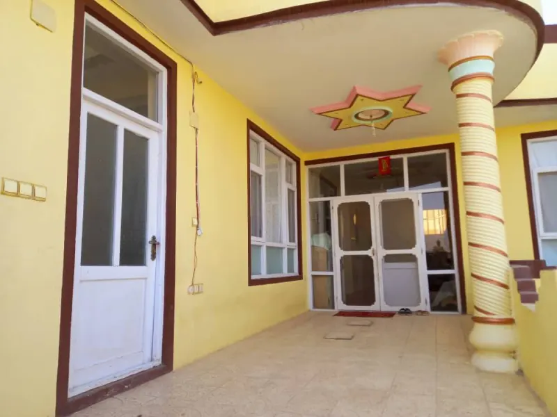 2-storey house for sale, 10 rooms, 430 m²